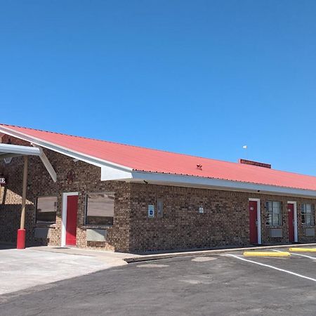 Hillcrest Inn & Suites Озона Екстериор снимка