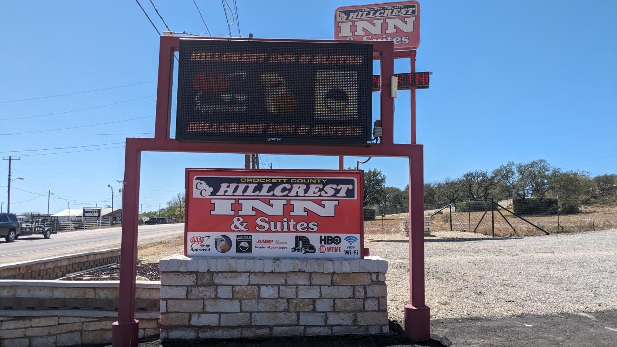 Hillcrest Inn & Suites Озона Екстериор снимка
