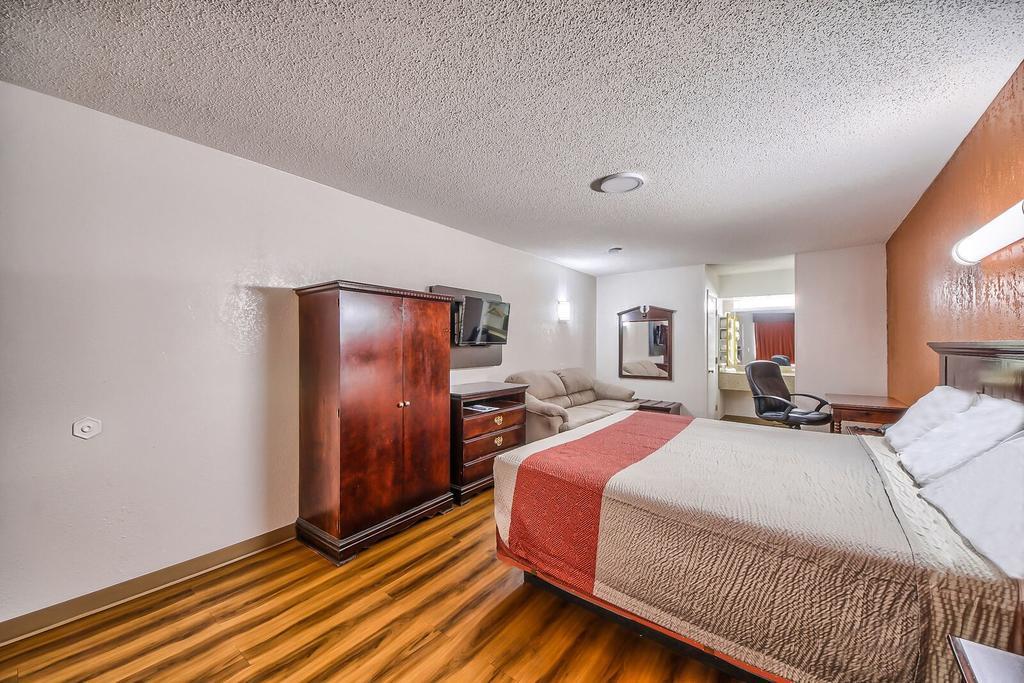 Hillcrest Inn & Suites Озона Екстериор снимка